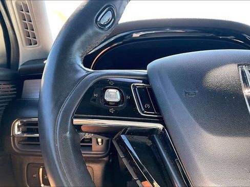 Used 2021 Lincoln Corsair AWD w/ Premium Package image 11