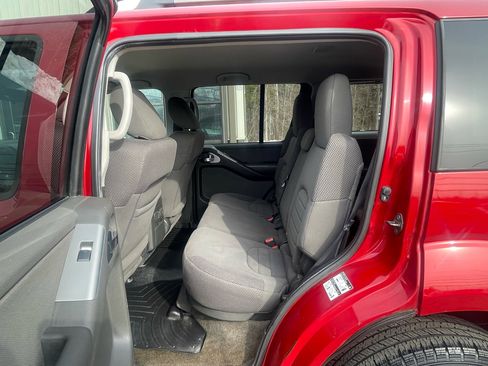 Used 2012 Nissan Pathfinder S image 10