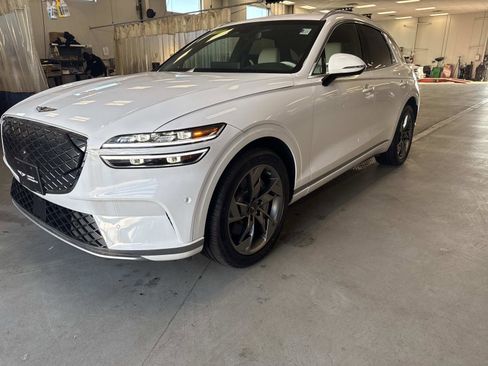 New 2024 Genesis Electrified GV70 Advanced image 21