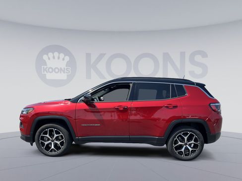 Used 2025 Jeep Compass Limited AWD/4WD image 2