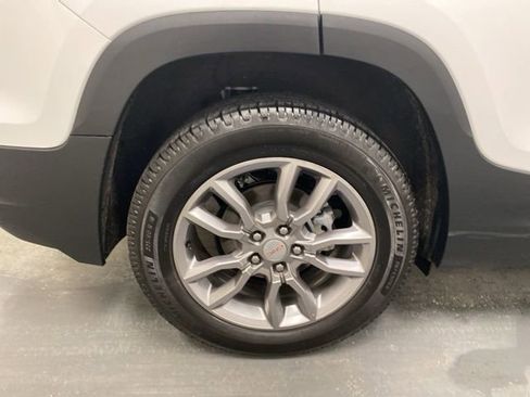 Used 2022 GMC Terrain SLT w/ Infotainment Package II image 35