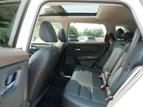 Certified 2023 Nissan Rogue SL w/ SL Premium Package AWD/4WD image 36