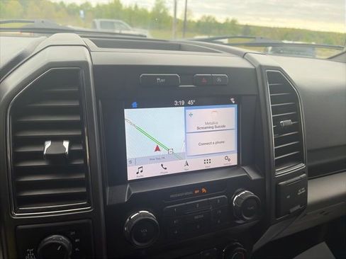 Used 2019 Ford F150 XLT w/ Equipment Group 302A Luxury AWD/4WD image 14