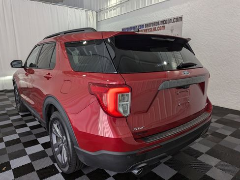 Used 2022 Ford Explorer XLT w/ Equipment Group 202A AWD/4WD image 12