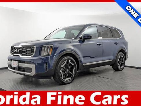 Used 2025 Kia Telluride S FWD image 1