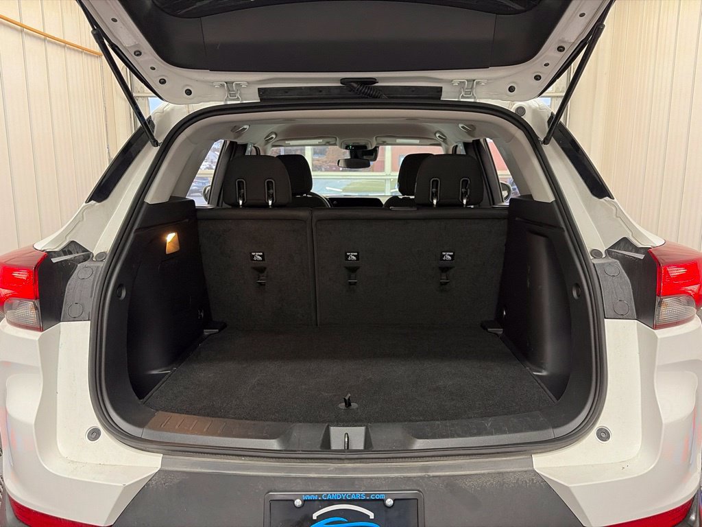 Used 2025 Chevrolet TrailBlazer LT AWD/4WD image 15