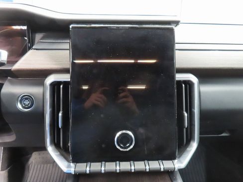 Used 2025 GMC Acadia Denali w/ Super Cruise Package image 49