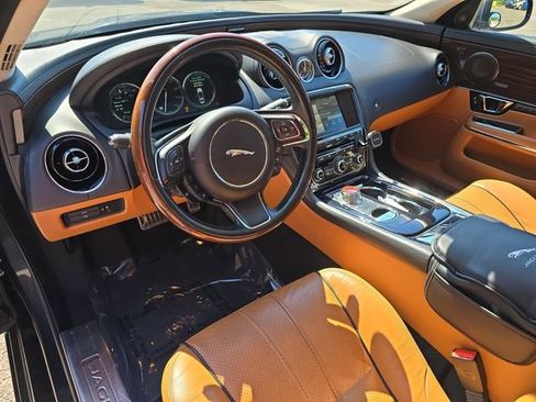 Used 2015 Jaguar XJ L Portfolio RWD image 22