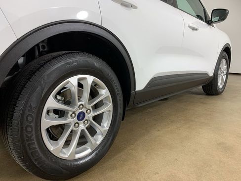 Used 2022 Ford Escape SE w/ Convenience Package FWD image 9