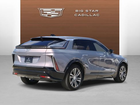 Used 2024 Cadillac Lyriq Luxury w/ LPO, Floor Liner Package image 5