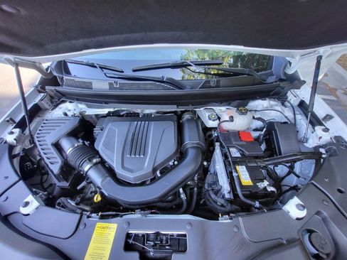 Used 2024 Chevrolet Traverse RS FWD image 10