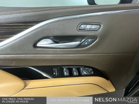 Used 2024 Cadillac Escalade ESV Sport w/ LPO, ONYX Package AWD/4WD image 17