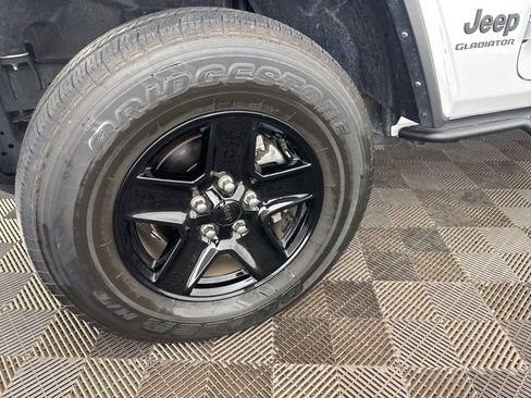 Used 2021 Jeep Gladiator Sport image 26