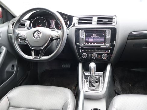 Used 2017 Volkswagen Jetta SEL image 15