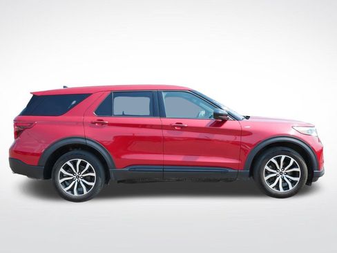 Certified 2022 Ford Explorer ST-Line AWD/4WD image 2