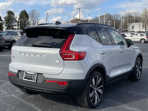 Certified 2022 Volvo XC40 P8 Recharge Plus image 7