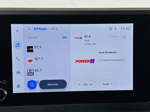 Used 2025 Toyota 4Runner SR5 image 19