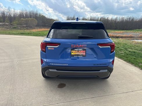 Used 2025 GMC Terrain Elevation AWD/4WD image 8