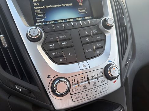 Used 2016 Chevrolet Equinox LT image 19