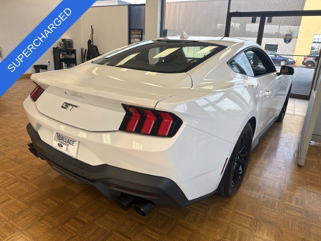 Used 2024 Ford Mustang GT RWD image 4