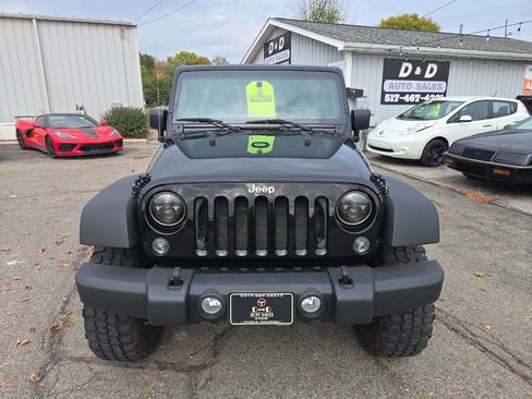 Used 2015 Jeep Wrangler Unlimited Rubicon w/ Connectivity Group image 3