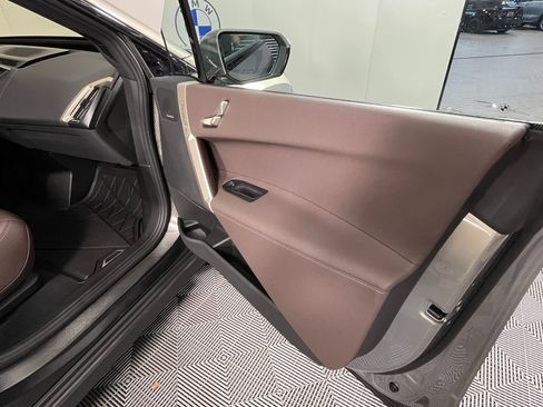 Used 2024 BMW iX xDrive50 AWD/4WD image 23