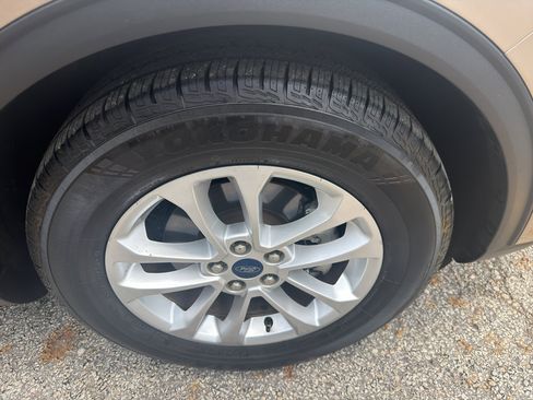 Used 2020 Ford Escape SE FWD image 21