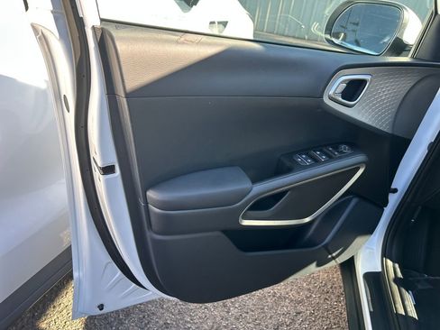 New 2025 Kia Soul LX image 28