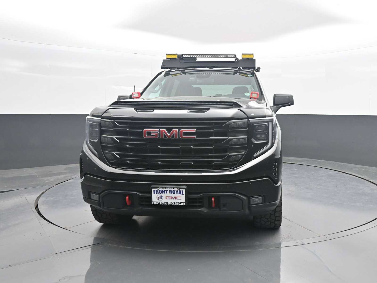 Used 2023 GMC Sierra 1500 Elevation AWD/4WD image 3