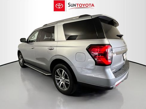 Used 2023 Ford Expedition Limited image 6