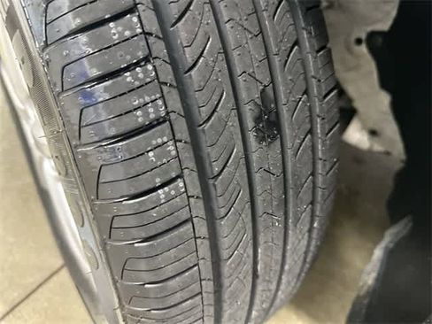 Certified 2024 Honda HR-V LX image 29