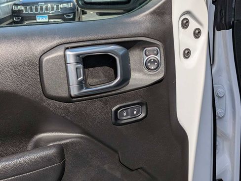 Certified 2023 Jeep Wrangler Unlimited w/ Sun & Screen Package AWD/4WD image 8