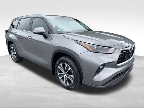 Used 2026 Toyota Highlander XLE AWD/4WD image 7
