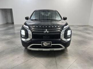 Used 2023 Mitsubishi Outlander SE video 2