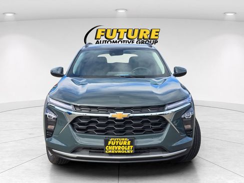 Used 2026 Chevrolet Trax LT w/ Driver Confidence Package image 2