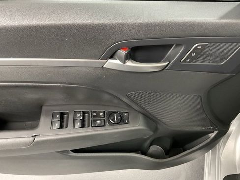 Used 2020 Hyundai Elantra Limited w/ Ultimate Package 03 image 30