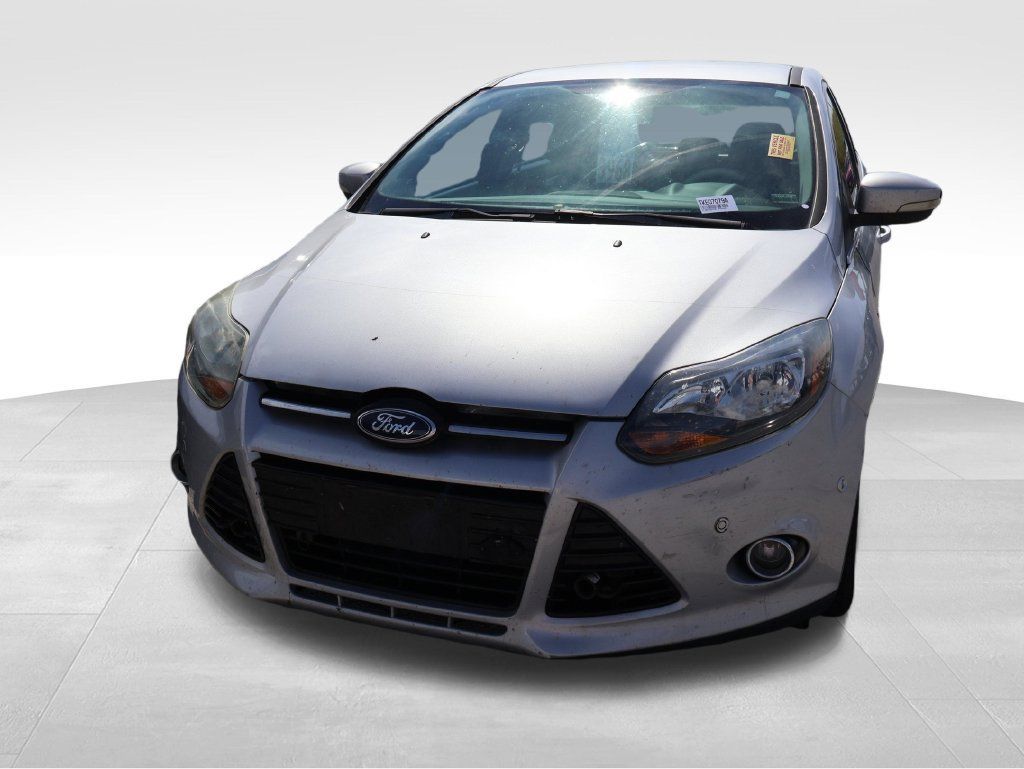 Used 2014 Ford Focus Titanium FWD image 3