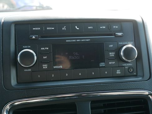 Used 2014 Dodge Grand Caravan SE FWD image 22