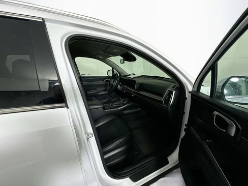 Used 2024 Kia Sorento S image 31
