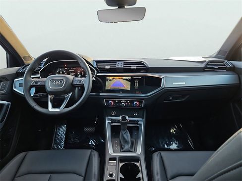New 2025 Audi Q3 2.0T Premium image 5