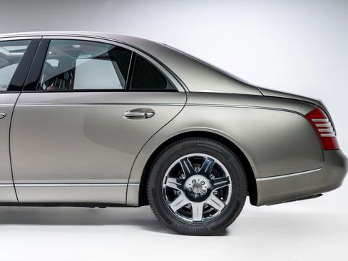 Used 2005 Maybach 57 RWD image 8