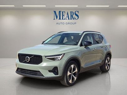 Used 2023 Volvo XC40 B5 Plus w/ Driver Assist Package