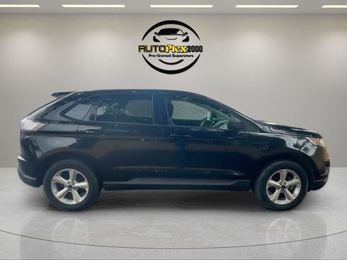 Used 2018 Ford Edge SE FWD image 8
