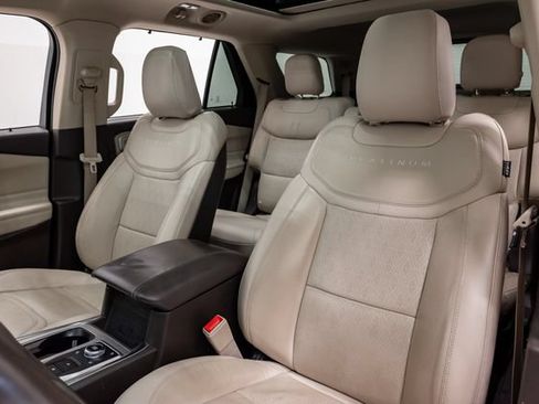Used 2020 Ford Explorer Platinum w/ Premium Technology Package AWD/4WD image 9