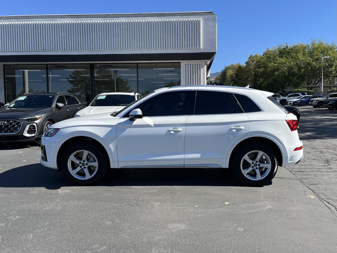Used 2023 Audi Q5 2.0T Premium w/ Convenience Package AWD/4WD image 20