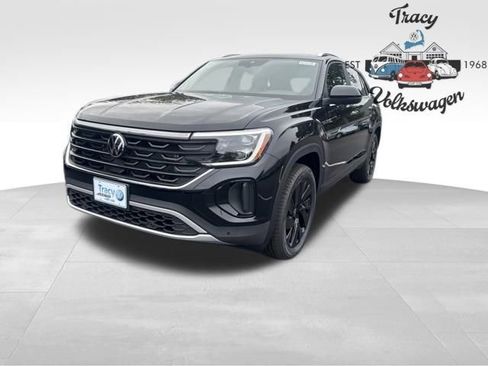 New 2026 Volkswagen Atlas Cross Sport SE image 3
