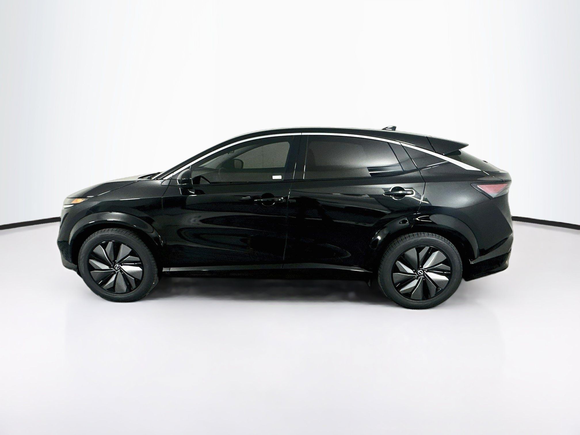 Used 2023 Nissan Ariya FWD image 4