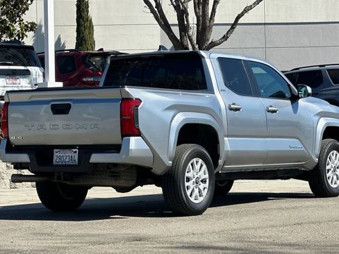 Used 2024 Toyota Tacoma SR5 w/ SR5 Upgrade Package image 4