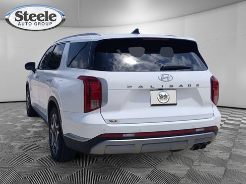Used 2024 Hyundai Palisade SEL w/ Premium Package FWD image 2