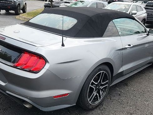 Used 2022 Ford Mustang Premium RWD image 6